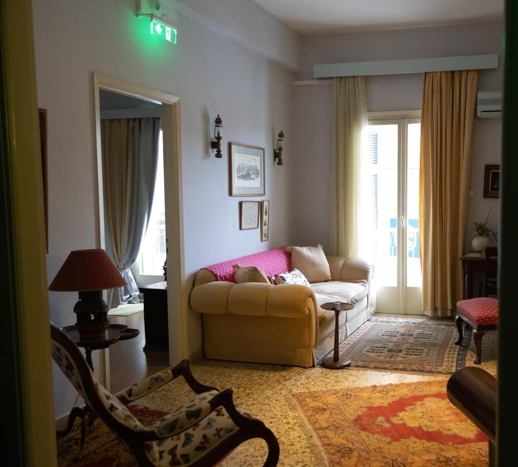 Ferienwohnung Marina'S Bright Getaway - Nafplio Center House Exterior foto